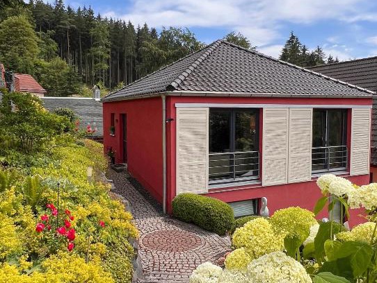 Manebach House | Exklusives Ferienhaus Conradshöh mit Sauna und Terrasse