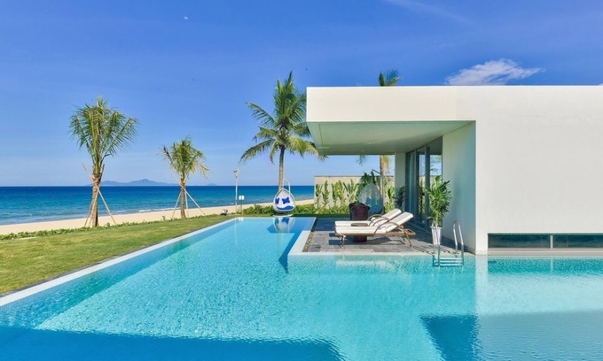 Ngu Hanh Son Villa | Exotic 6-BDR Beachfront Villa with 200sqm pool