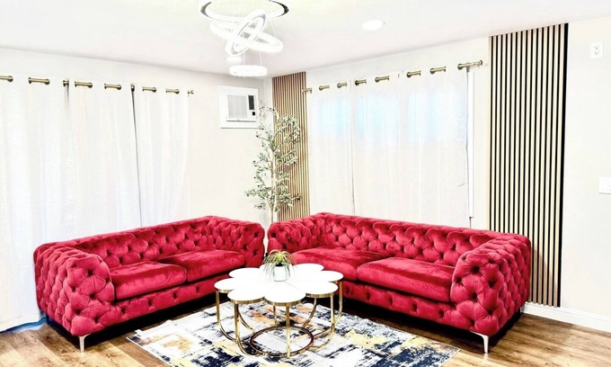 La Presa House | Exotic Home Gillespie Drive by sdstay