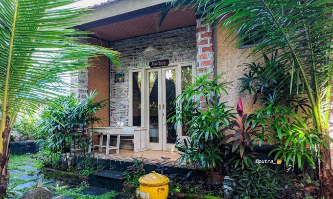 Pejarakan House | Exotic Menjangan