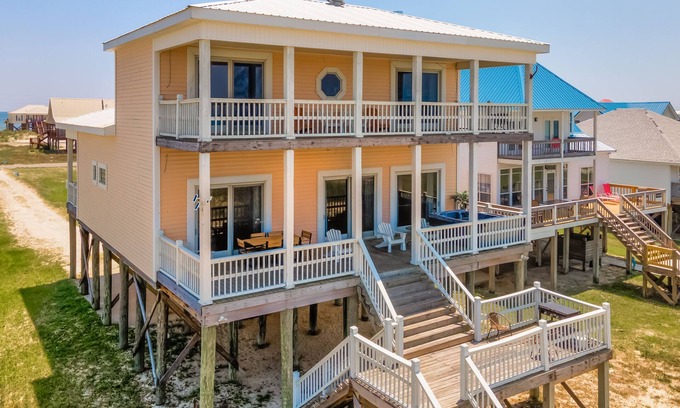 Dauphin Island House | Expansive Bayside Beach house, hot tub - Ricky MOS' Island Oasis