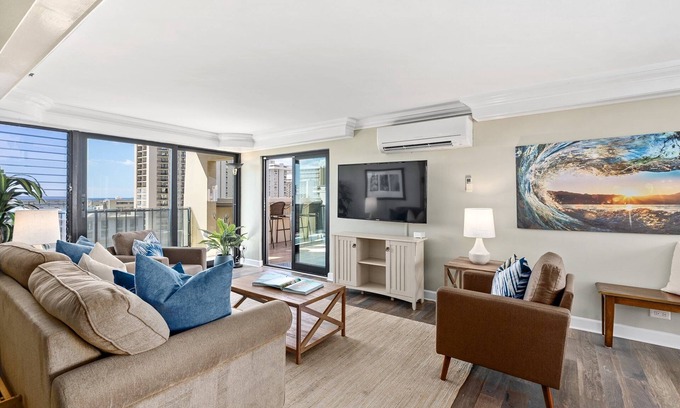 Waikiki Condo | Expansive Lanai w/ 360 View - Walk to Waikiki Beach