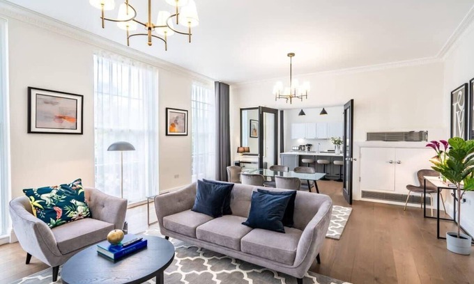 Holborn Apartment | Expansive & Luxurious Lincoln's Inn Apartment
