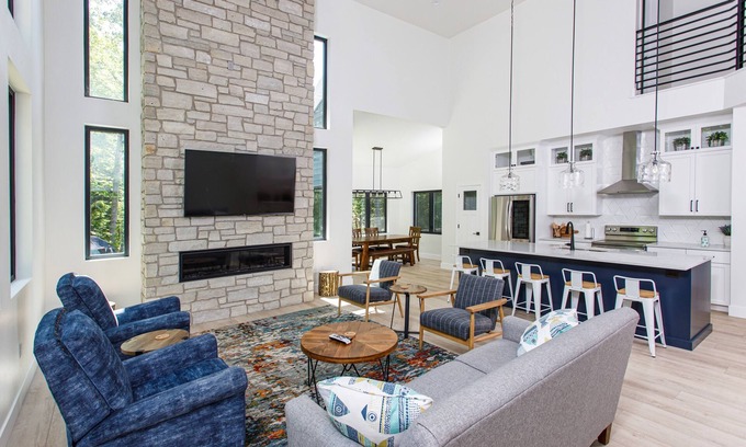 Egg Harbor House | Expansive, Modern Home + Great for Groups and families!