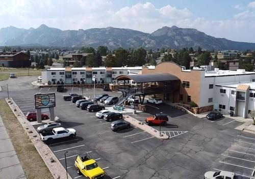 Estes Park Hotel | Expedition Lodge Estes Park at Rocky Mtn National Park