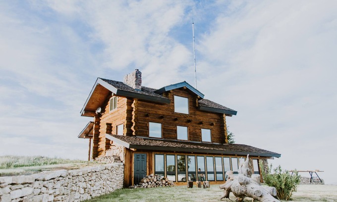 Cody House | Experience a Unique Wyoming Mountain Retreat - 500 acres just for you!