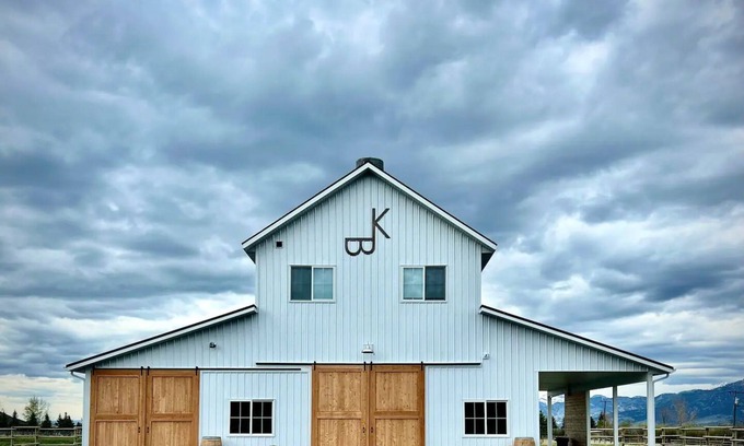 Bozeman House | Experience Bozeman living near Montana State University and close to 2 ski hills