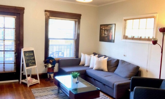 Lakewood Apartment | Experience comfort-Thoreau Upper