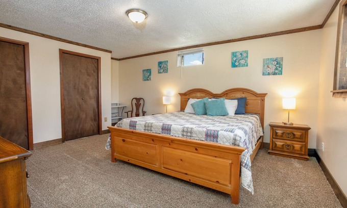 Hudson House | Experience Hudson charm in our spacious 3-bedroom retreat