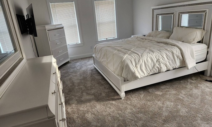 Leicester House | Experience Leicester living in spacious rooms