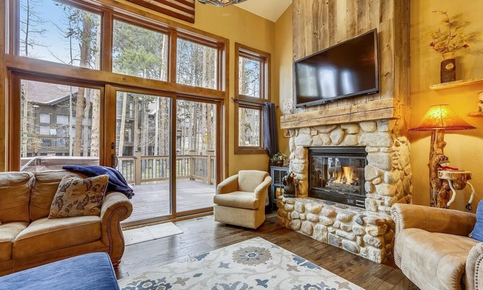 Warrior's Mark House | Experience mountain living at its finest in Village Point 109, with private hot tub.