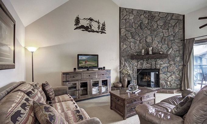Historic District Condo | Experience mountain living in Park Place 304C, a 2BR Breckenridge condo for up to 8 guests.