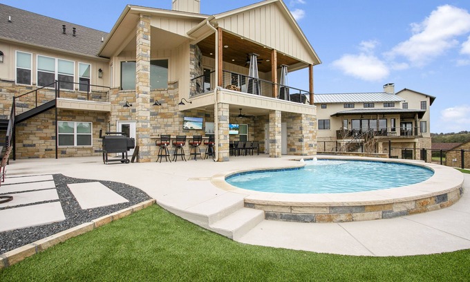 Graford House | Experience Serene Lakeside Living at Heavenly Views of Hell's Gate! BRAND NEW