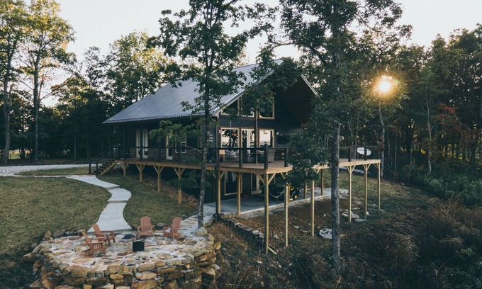 Jasper Cabin | Experience the most stunning views the Ozarks have to offer