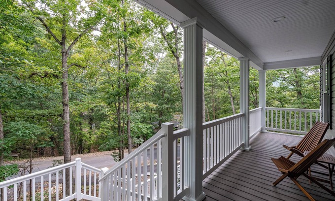 Massanutten House | Experience Tranquil Luxury in Our Brand-New, Spacious Retreat