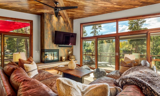 Weisshorn House | Explore Breckenridge! Home close to Main Street with Wooded View