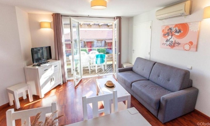 Cassen House | Explore Cassen! Private Kitchenette, Free Parking, Onsite Pool