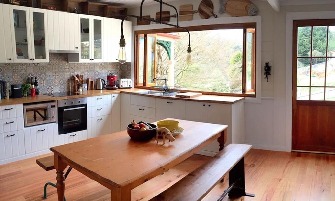 Derby House | Explore Derby from Gorgeous Home with Outdoor Bath