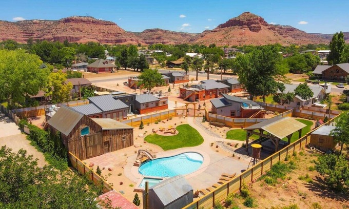 Kanab House | Explore Kanab: Timber & Tin E 2BR Roof Deck, Pool, Hot Tub and Game Barn. Close