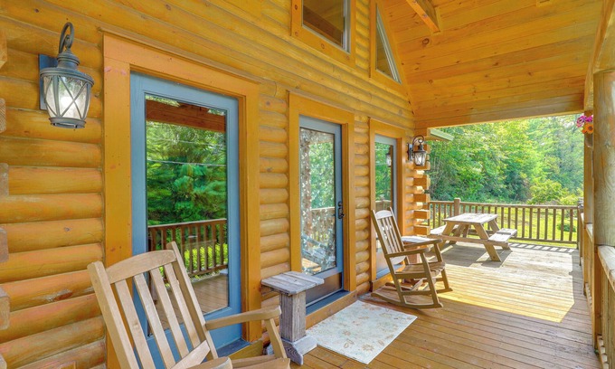 Frank Cottage | Explore Linville Falls: Cabin w/ Game Room + Deck!