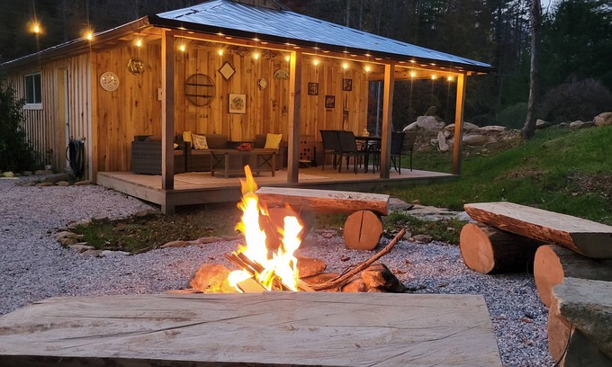 Aquone Cabin | Explore Nantahala, hiking-boating-rafting-weddings-firepit-wifi-pet friendly*