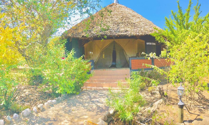 Ololaimutiek Cabin | Explore Nature Mara Lodge