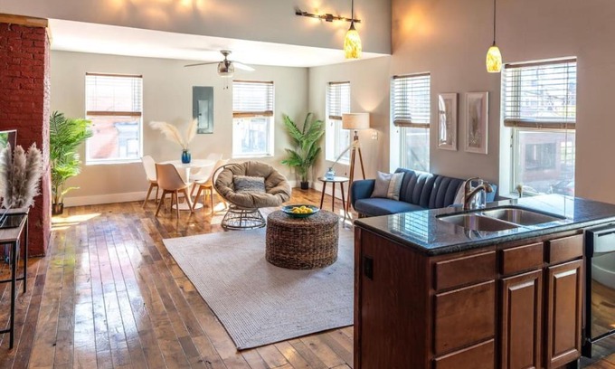 Pendleton Apartment | Explore OTR and Downtown from Broadway Lofts