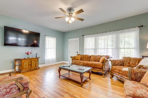 Clarksville House | Explore the Ozarks Arkansas Family Home!