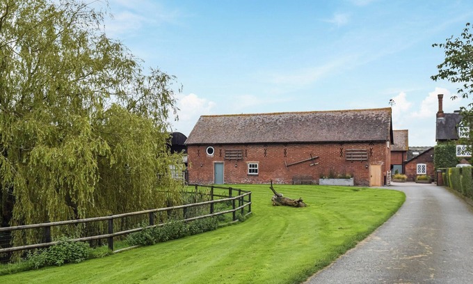 Nantwich Cottage | Explore the rich history of Nantwich or the world of historic castles.