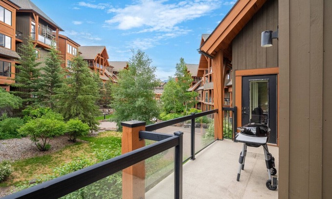 Canmore Apartment | Explore the Rockies w/Fireplace, Pool and Hot tub