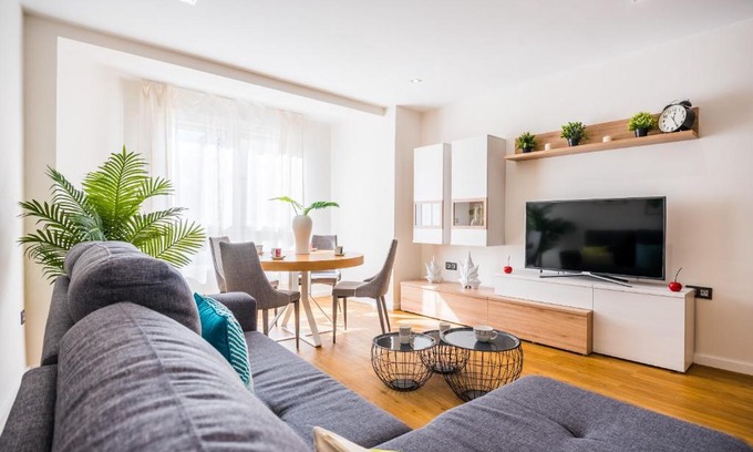 Almeria Centro Apartment | Expoholidays-Rueda Lopez apartamento de lujo