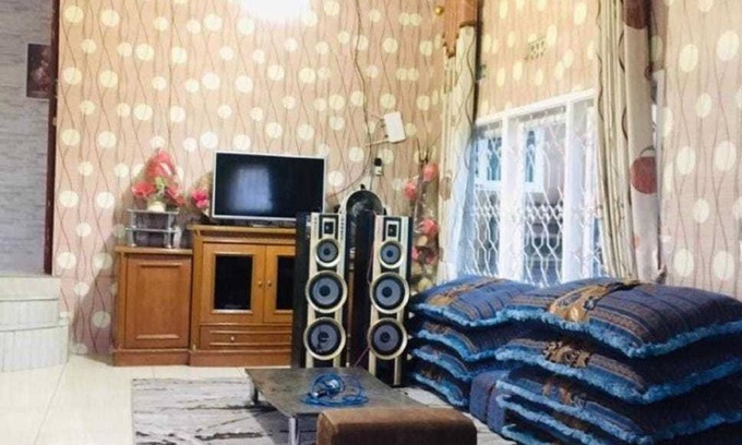 Cipanas Hotel | EXPRESS O 91923 Homestay Zona