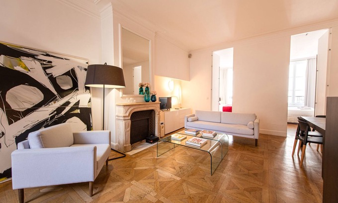 Enfants-Rouges Apartment | Exquisite Architect Designed 3BR apt for 6 with elevator in center Le Marais