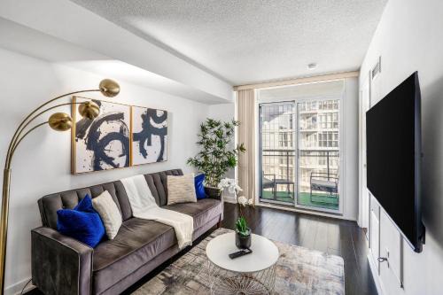 CityPlace Apartment | Exquisite condos by CN Tower with parking