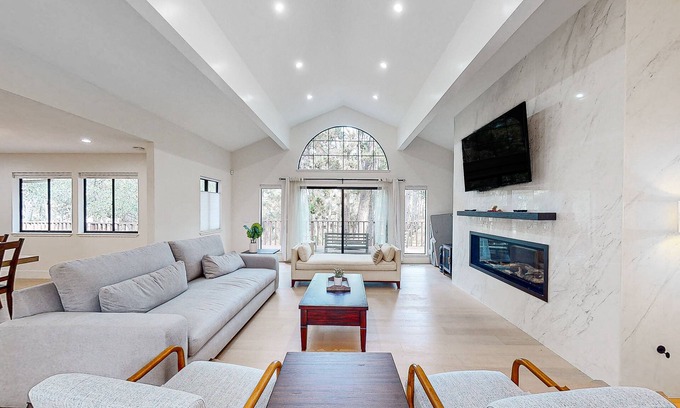 Del Monte Forest House | Exquisite home with fireplace, balcony, & washer/dryer - dog-friendly