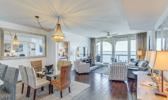 Pensacola Beach Condo | Exquisite Island Condo: Resort Perks & Views!