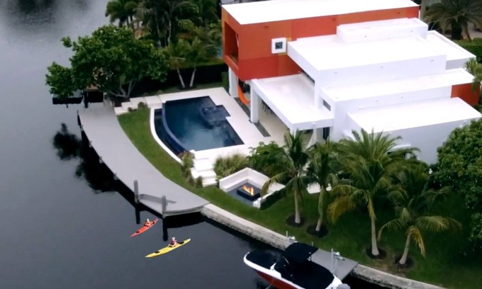 Central Fort Lauderdale House | Exquisite Modern Minimalistic Waterfront Personal Resort