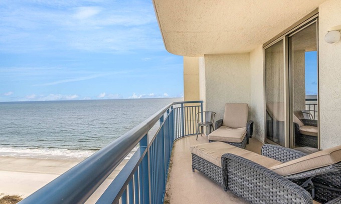 Arcadian Shores Condo | Exquisite Ocean View-2003 Brighton-Amenity Access