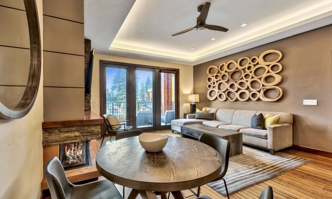 Lakeside Park Condo | Exquisite Stateline Resort, Hot Tub Zalanta #222