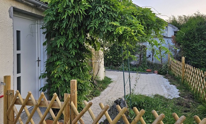 Noisy-le-Grand Apartment | Exquisite Tiny House With Garden and Air Con - Between Paris-disneyland
