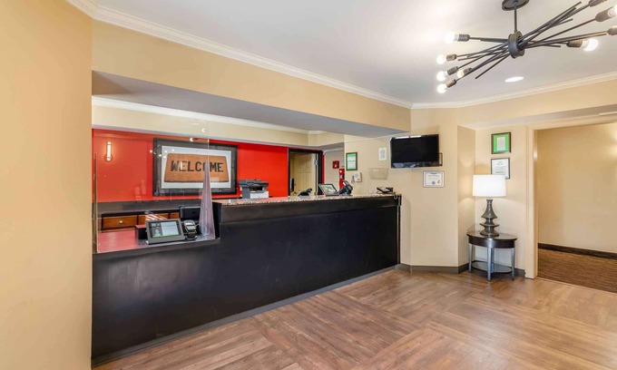 Chesapeake Hotel | Extended Stay America Select Suites - Chesapeake - Churchland Blvd.
