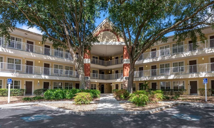 Gainesville Hotel | Extended Stay America Select Suites Gainesville I-75
