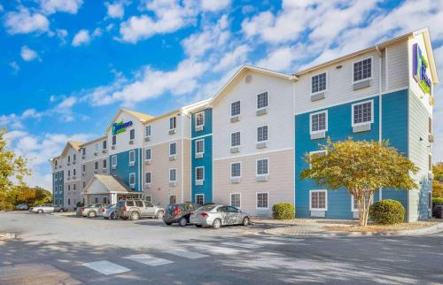 Shipyard Plaza Hotel | Extended Stay America Select Suites - Wilmington - West