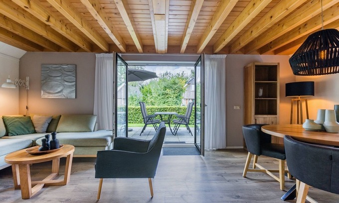 Witteveen House | Extra luxury 4-person bungalow in the holiday park Landal Orveltermarke