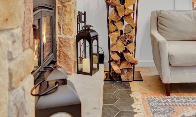 Blakeslee House | Extraordinary Cozy Cabin Escape w/Wood Fired Spa