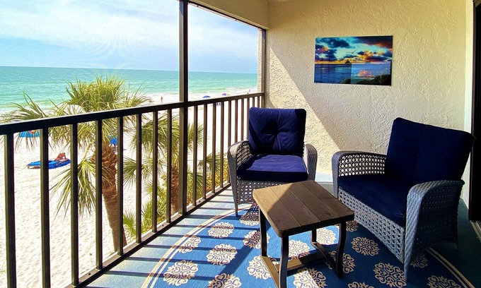Madeira Beach Condo | Extraordinary Gulf front condo w/screened-in balcony, W/D, AC, pool, pool spa