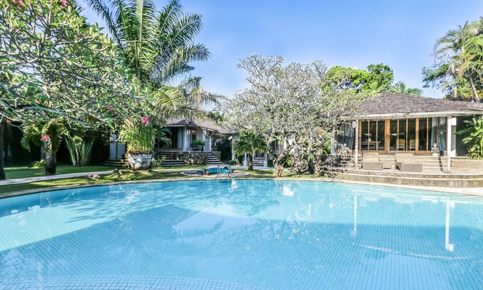 Dyanapura Villa | Extremely Spacious 3BR Villa, 7Min Drive To Kuta Beach! -W/HUGE Swimming Pool!