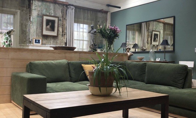 Hastings Apartment | Extremely spacious loft located in the vibrant America Ground