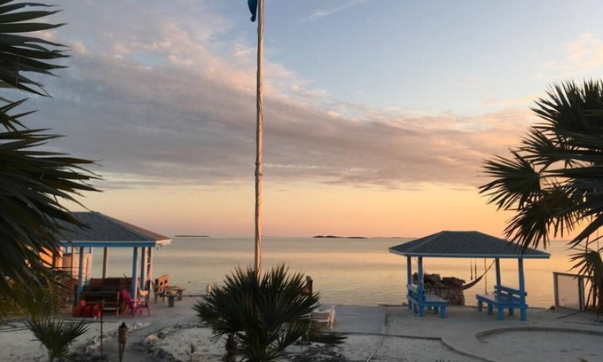 George Town Villa | Exuma, Georgetown, Perfect Location with Oceanfront View, Patio, Balcony & Dock