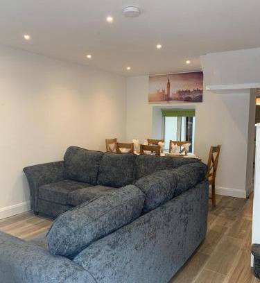 Galway City Centre House | Eyre Square Lane Budget Rooms
